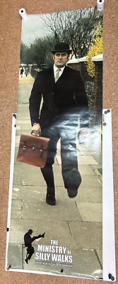 Monty Python モンティパイソン 額入りポスター バカ歩き省 ROLLED 2007 MONTY PYTHON THE MINISTRY OF SILLY WALKS 21X62 DOOR