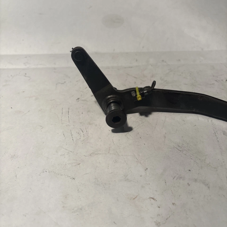 Yamaha TT225 TT 225 1986 1987 1988 OEM Conjunto de palanca de pedal de freno trasero BUENO Foto 2 de 4