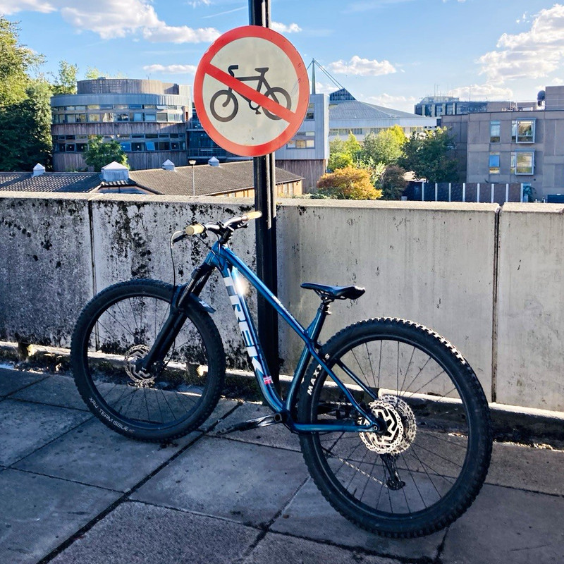 trek roscoe 7 gen 3 2025 high spec medium large