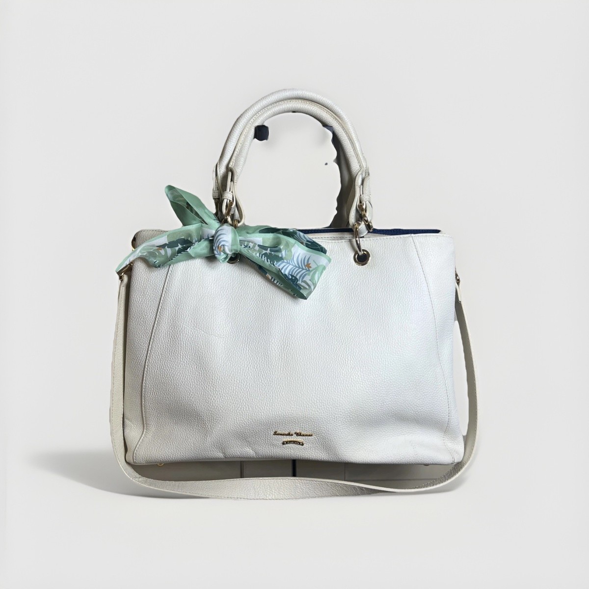Samantha Thavasa Off-White Leather Tote Shoulder Bag - Versatile 