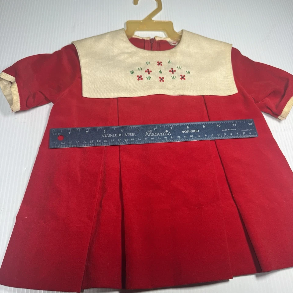 Vestido Hecho a Mano Niñas Pequeñas Terciopelo Rojo MCM 60s Cuello Blanco Foto 3 de 4