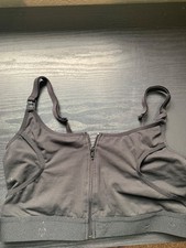 Hands free breastpumping bra in black size medium