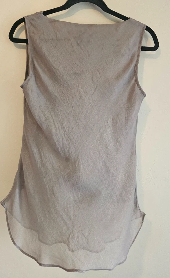 Camisa Willi Smith feminina chiffon bege gola capuz sem mangas tamanho M, fada - Imagem 2 de 4