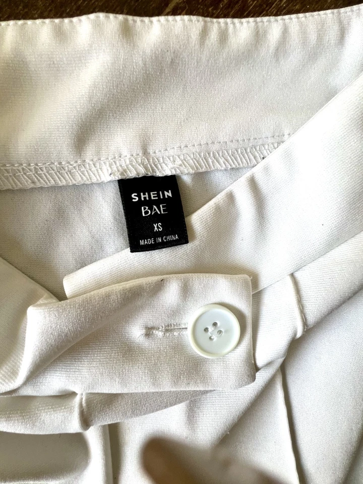 LOT OF 4 Women’s Pants - Size XS - Image 2 of 2