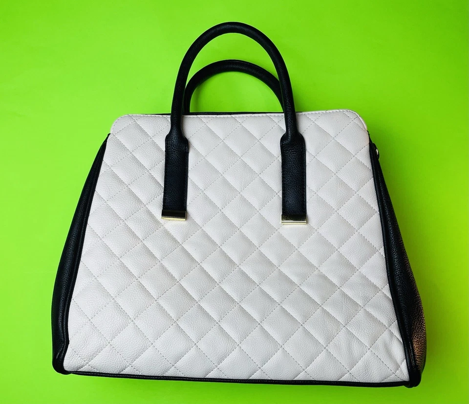 Hermoso bolso de hombro clásico grande con pajarita Betsey Johnson para mujer Foto 2 de 3