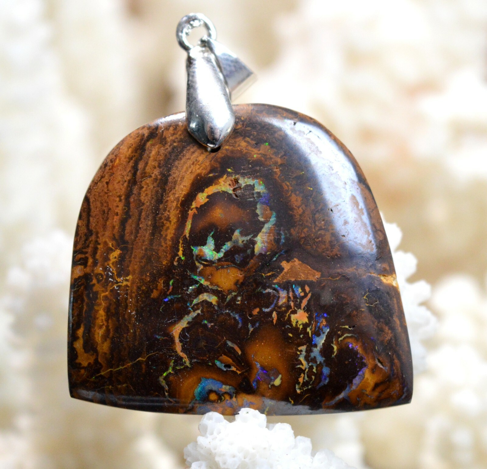 Pendentif en opale boulder d'Australie 72.40 carats, cabochon naturel unique Ref F79