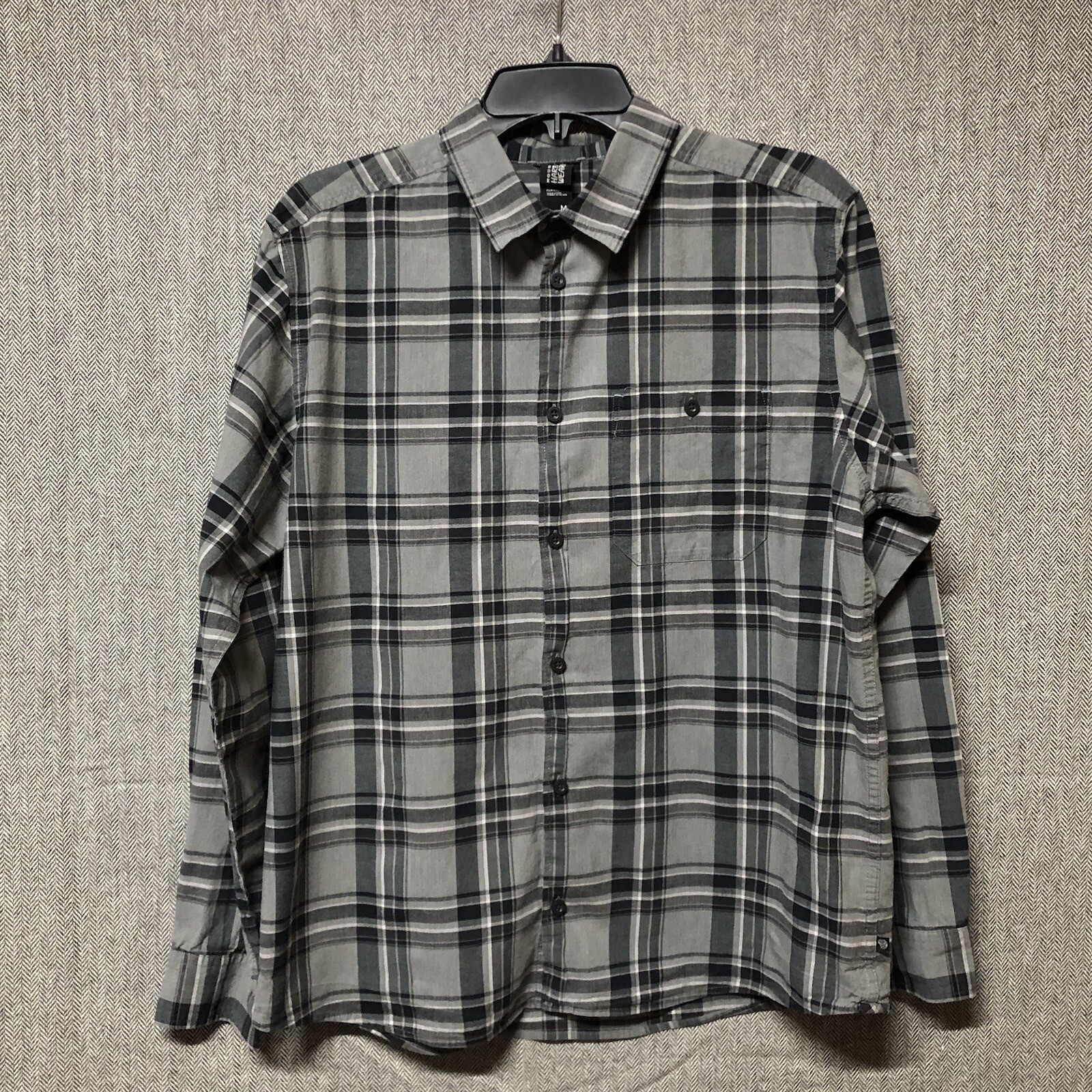 Mountain Hardwear Button Up Shirt Sz M Mens Gray Plaid Long Sleeves