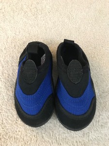 infant size 2 water shoes