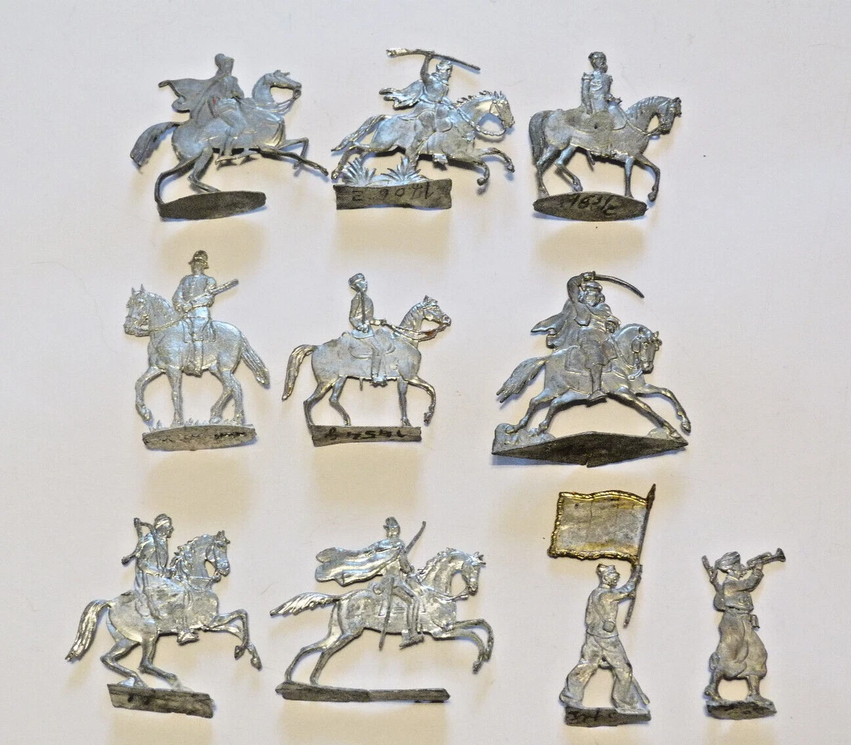 37 Figurines En étain à Peindre - Soldats Français Et Russes 1900 - Heinrichsen 1:60