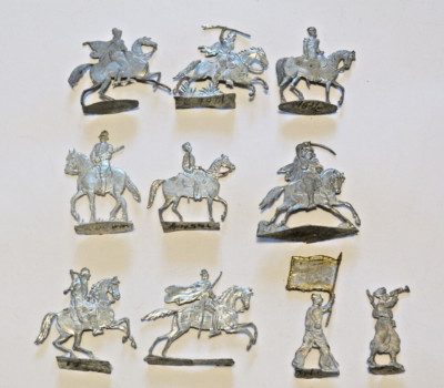 Plats d'étain - Zinnfiguren - Flat tin - 37 français et