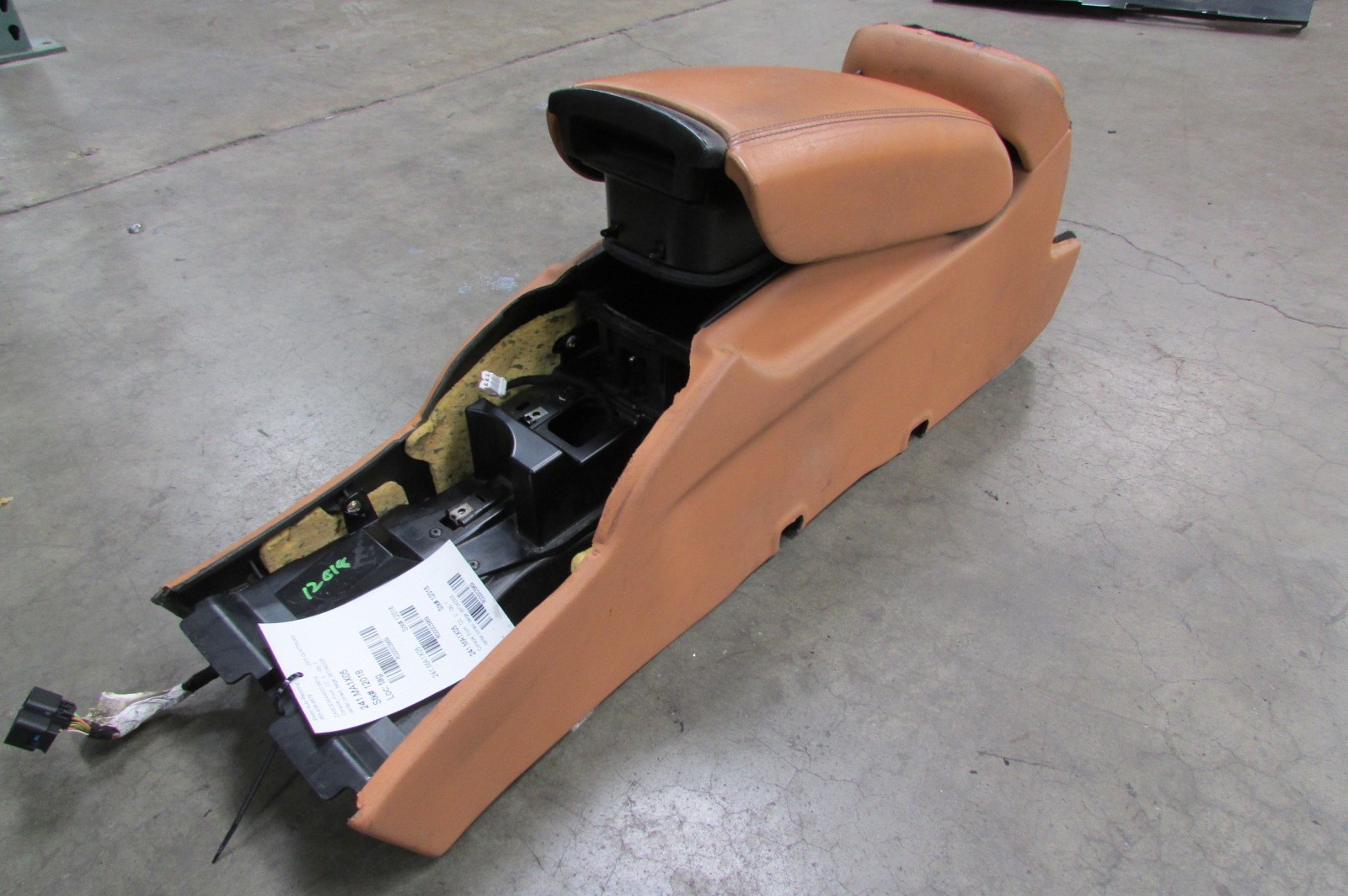 Maserati Quattroporte, Beige Front Center Console, Used P/N 981342005