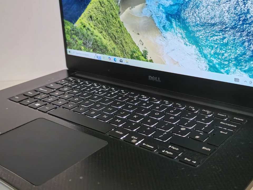 Dell XPS 15 9560 15.6" Laptop i7-7700HQ, GTX 1050, 8GB, 256GB SSD Windows 10 Pro - Image 4 of 4