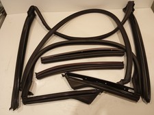 Mercedes SLK R170 Mopf Dichtungen mit Leisten für Vario-Dach komplett Mercedes SLK R170 Mopf Dichtungen mit Leisten für Vario-Dach komplett