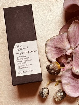 Enzymatic Peeling Powder der Marke Comfort Zone (vegan)