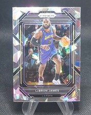 LeBron James 2022-23 Panini Prizm Silver Cracked Ice #134 Los Angeles Lakers (C)