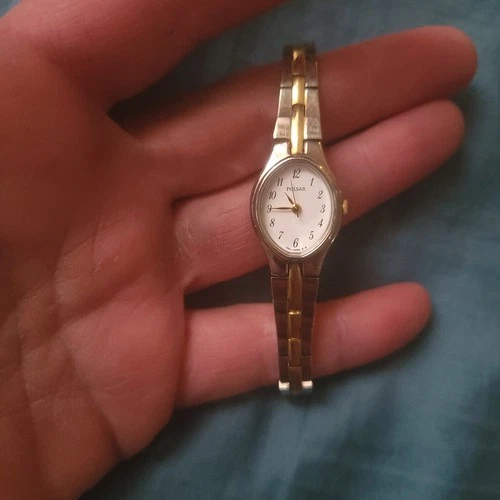 Vintage Pulsar by Seiko Ladies Watch Two-Tone Gold Silver Dainty Oval 1N01-5E10