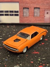 Hot Wheels premium Hemi Cuda orange, real rid...