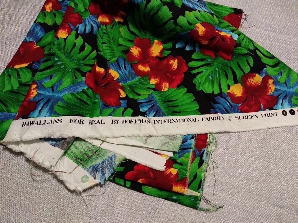 Hoffman International Fabric Hibiscus Floral Tropical Hawaiian 1/2 Y Hawaiian - Image 3 of 3