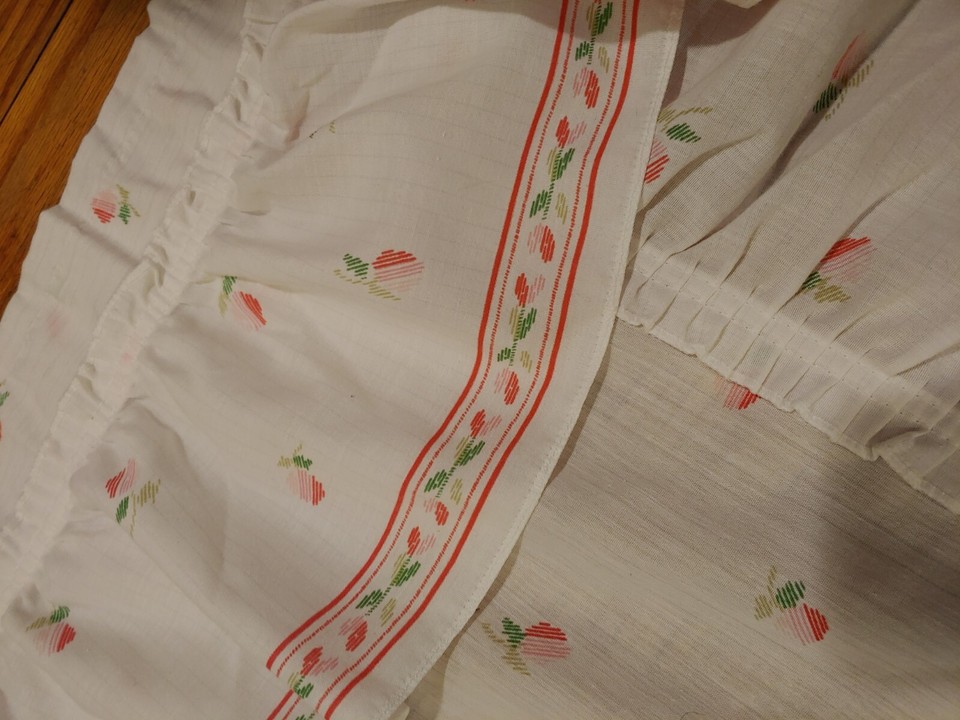 Jc Penney Vintage Ruffle Curtains & tie backs country cottage eBay