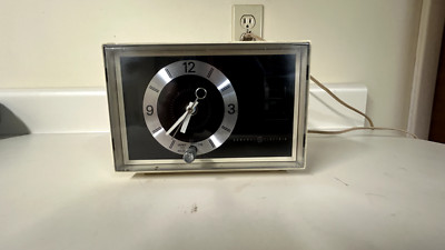 General Electric Transistor Clock Radio -C1400A