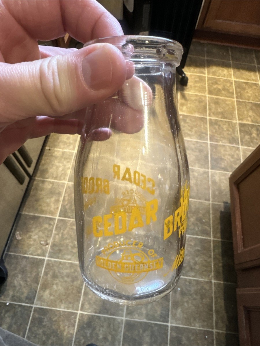 Cedar Brook Farms ACL Half Pint Milk Bottle Bellville Lexington