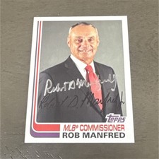 Topps 2017 Archives 1982 Rob Manfred #136 Autographed Rookie  Baseball Card K
