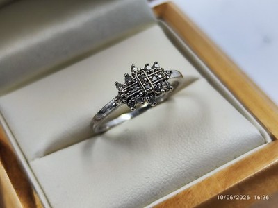 Ring 9 kt Weißgold mit 010 kt Diamant Größe N _ gepunzt