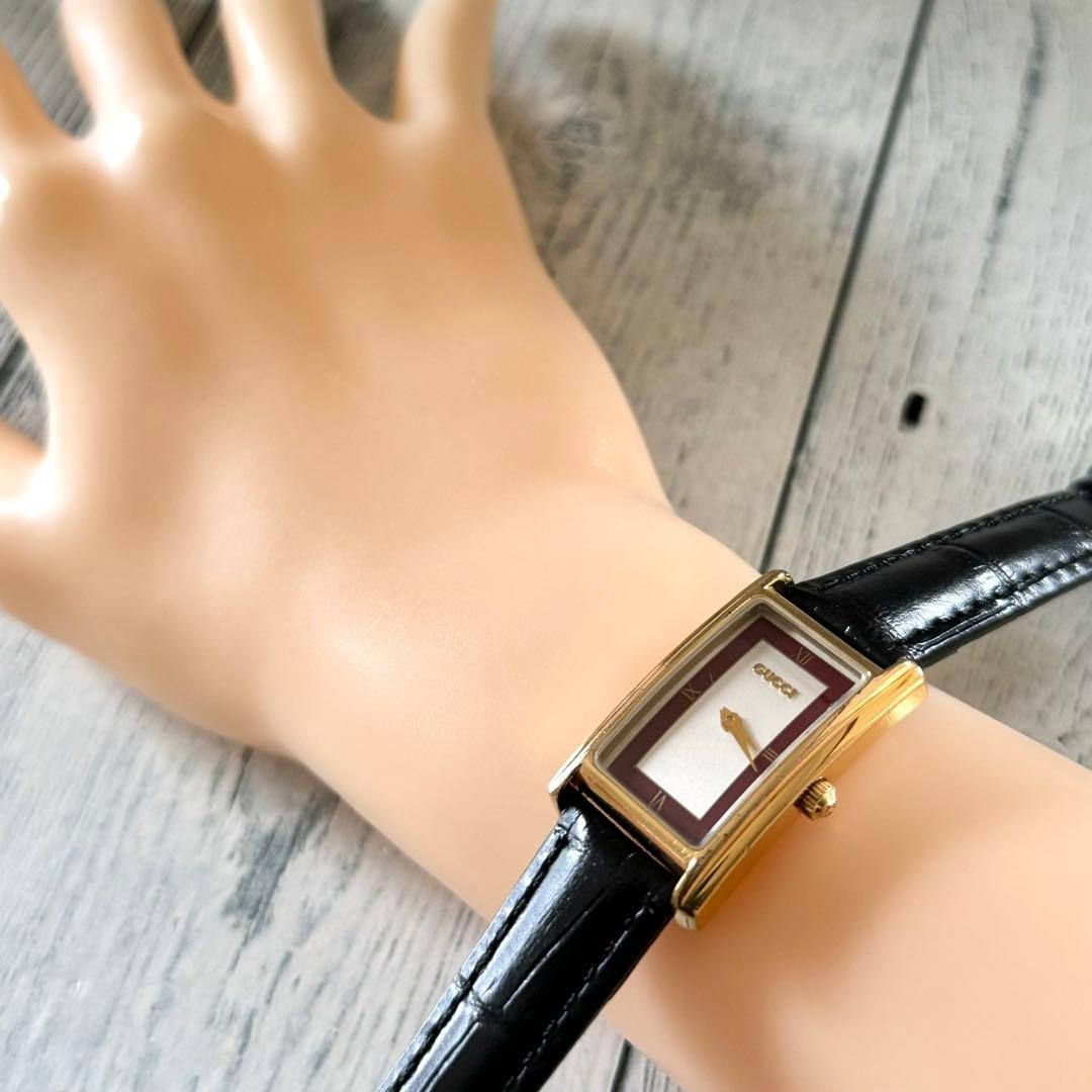 GUCCI 2600L Rectangular Watch Red Dial Quartz Wom… - image 4