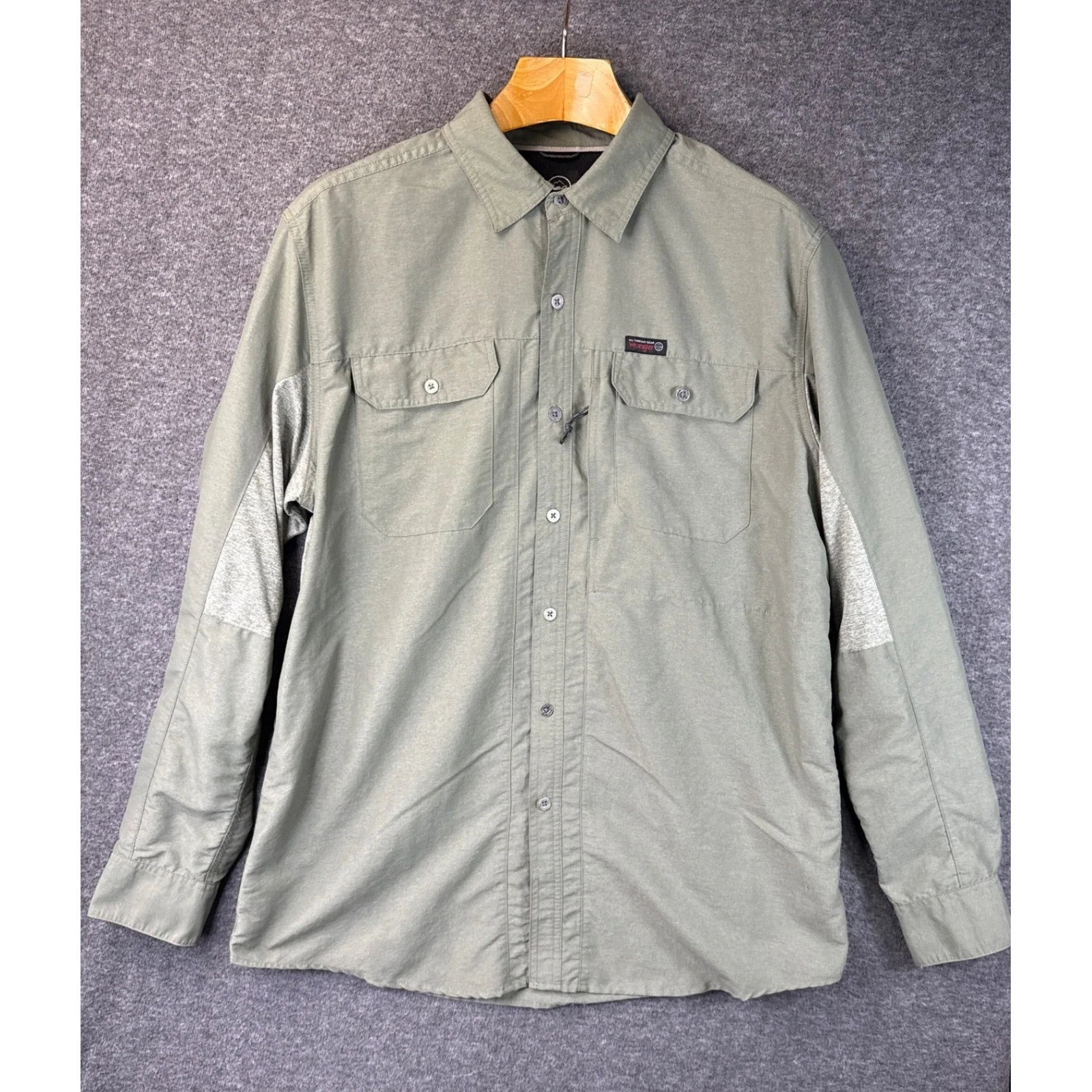 Wrangler ATG Olive Green Long Sleeve Button Down Outdoor Shirt Men L Vented Fish
Opens in a new wind
