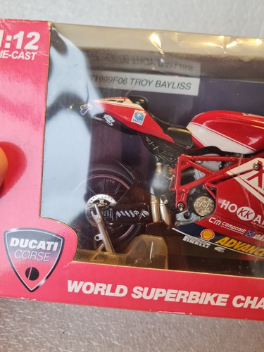 Ducati Corse World Superbike Championship Die Cast 1:12 Model Motorbike, Newray - Picture 16 of 19