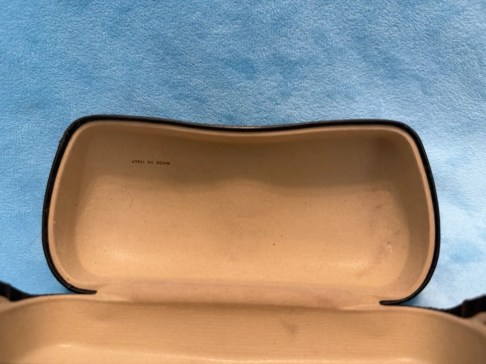 🔥Gafas de sol grandes de lujo genuinas CHANEL estuche rígido aviador con tela estampada roja Foto 4 de 4