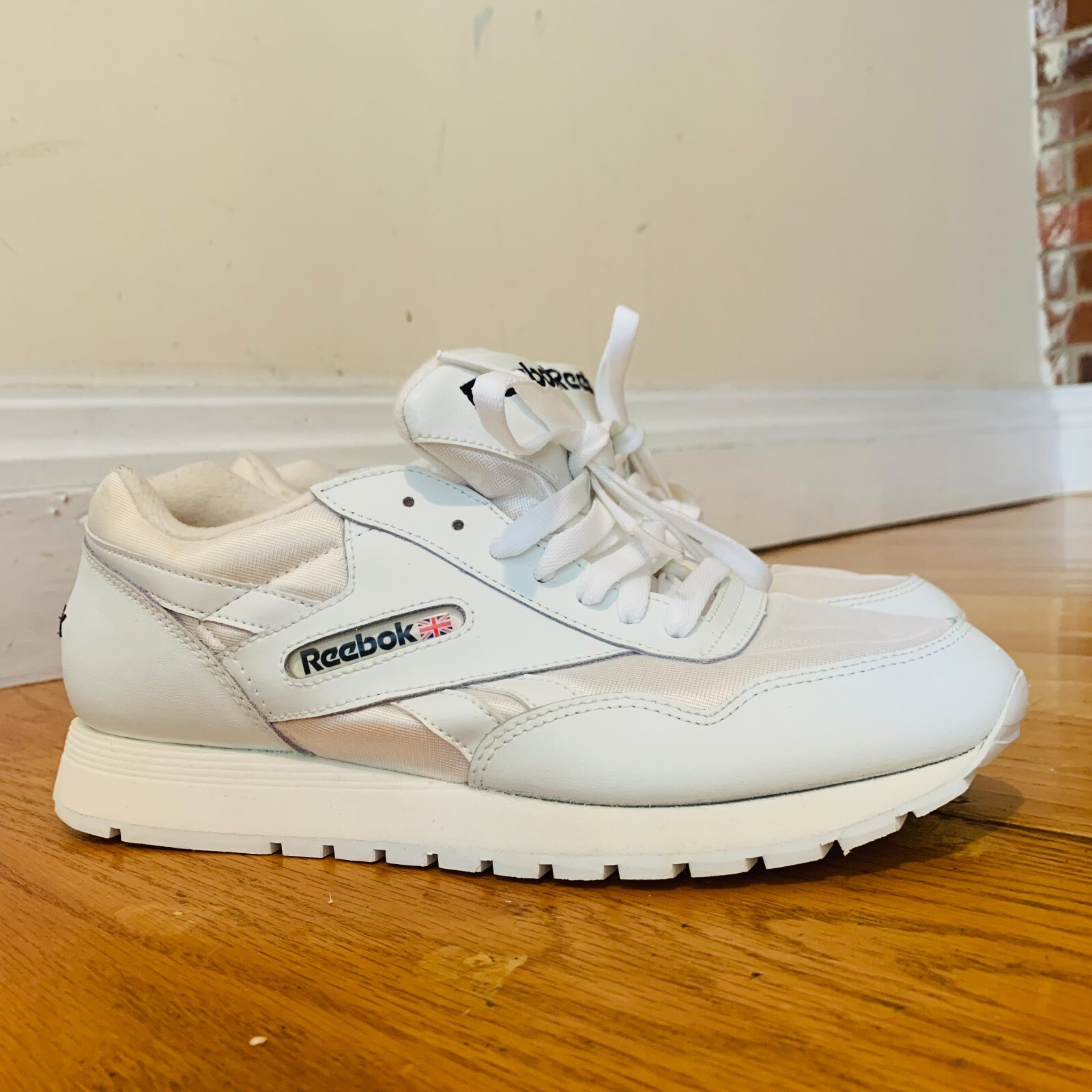 RARE 1980'S VINTAGE CLASSIC REEBOK SHOES SIZE US 9 - Gem
