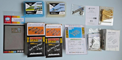 SU-35S Flanker Cockpit R-27 R-77 R-73 Kh-31 Exhaust Wheels Details  1:72