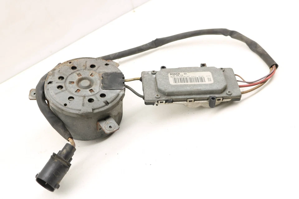 AUDI ALLROAD QUATTRO 2003-2005 4,2 L - Motor ventilador eléctrico derecho Foto 2 de 4