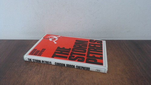 The Storm Petrels, Gordon Brook-Shepherd, Readers Union, 1978, Ha