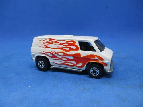 Vintage HOT WHEELS Blackwall Super Van White w/Red & Orange Flames EXCELLENT