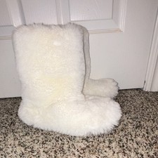LC Lauren Conrad White Faux Fur Bootie Slippers Women  s Size 9 Comfort Lined