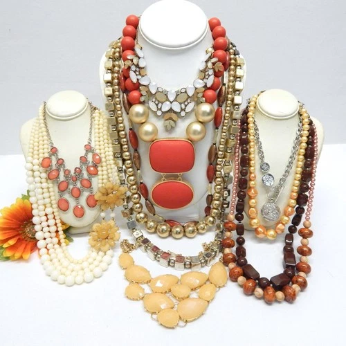 VINTAGE TO NOW FASHION COSTUME JEWELRY NECKLACE LOT ASSORTED TYPES & MATERIALS