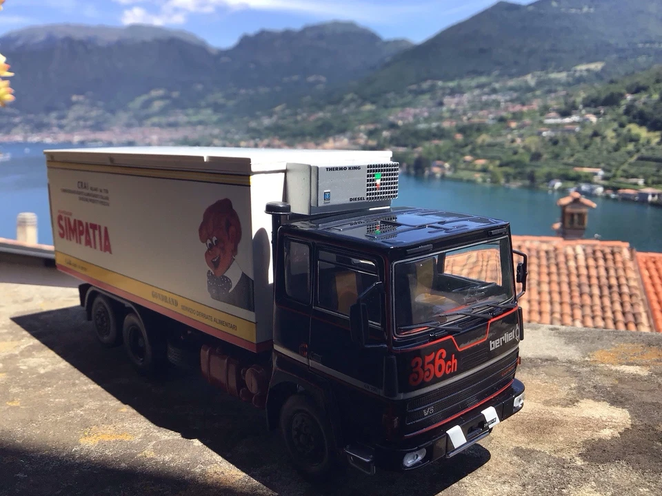 Camion Epoca Berliet GR350 1977 CRAI SIMPATIA GONDRAND  Die Cast Model 1/43 - Immagine 3 di 4