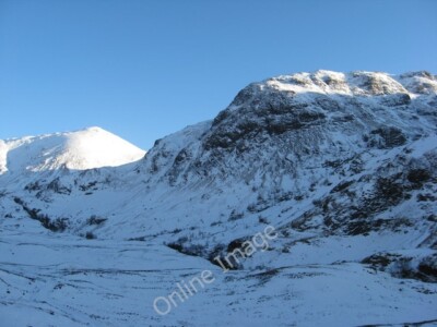 Foto 6x4 Looking up Glencoe Three Sisters, The\/NN1656 This looks pass c2010