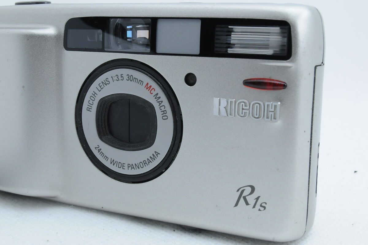 Ricoh R1s Platinum Silver Point & Shoot 35mm Film Camera As Ricoh R1s Platinum Silver Point & Shoot 35mm Film Camera As