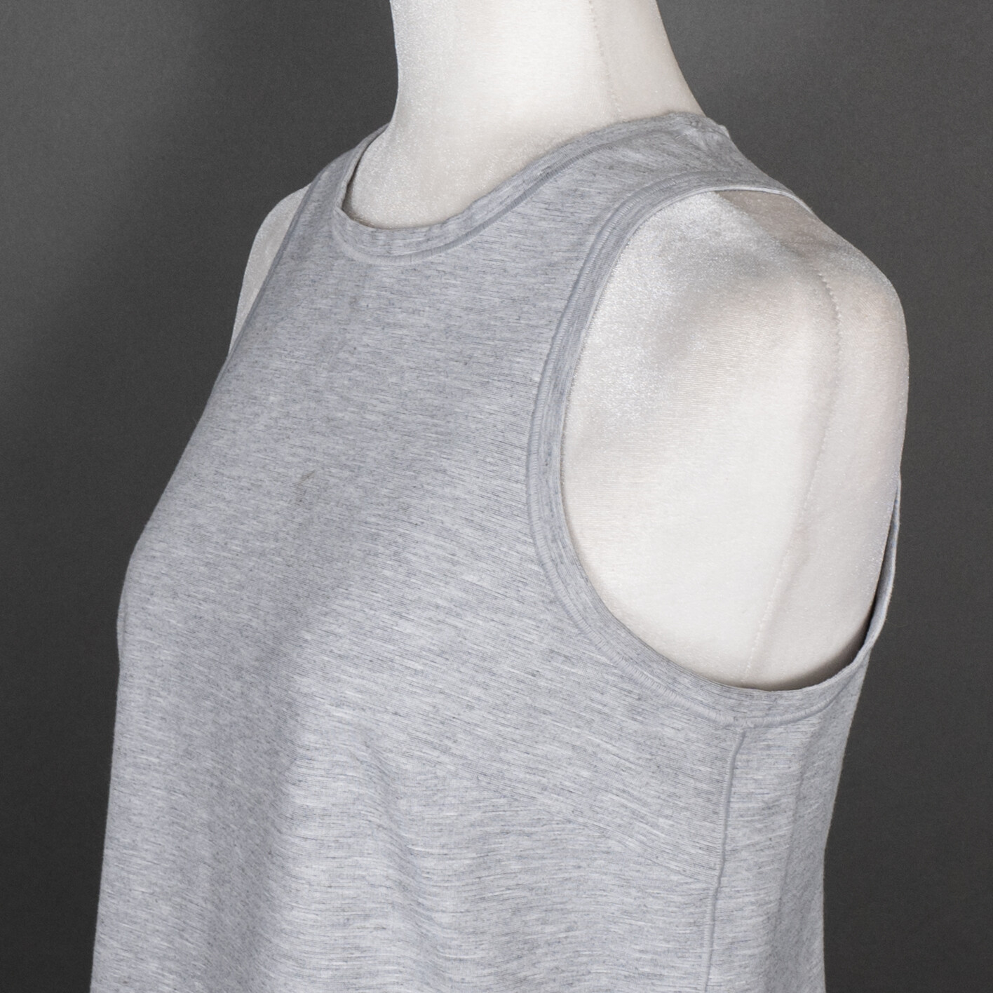 Lululemon Gray Split Open Back Activewear Cropped… - image 3