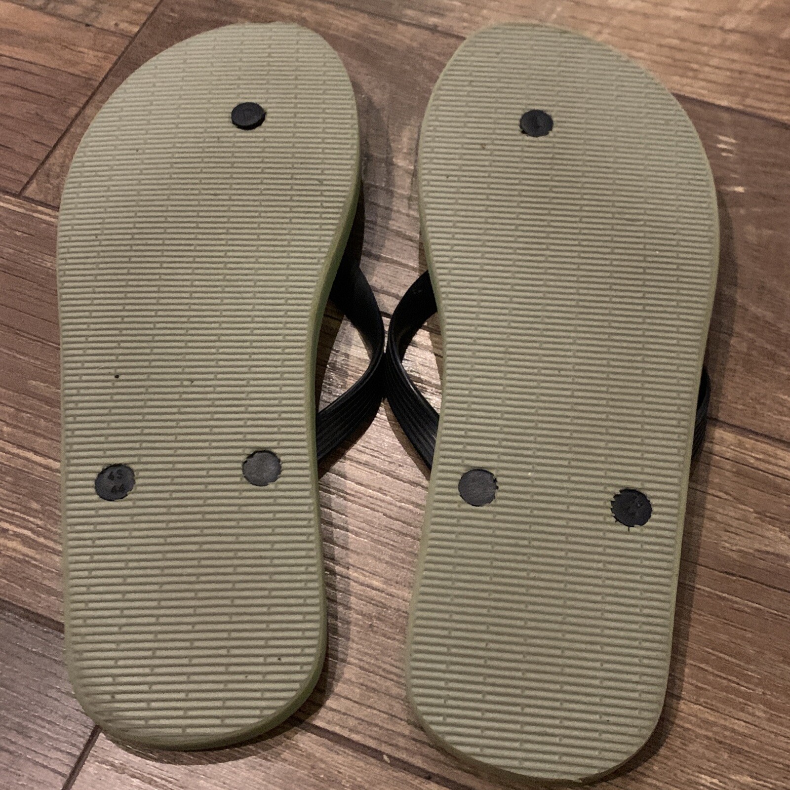 dc flip flops mens