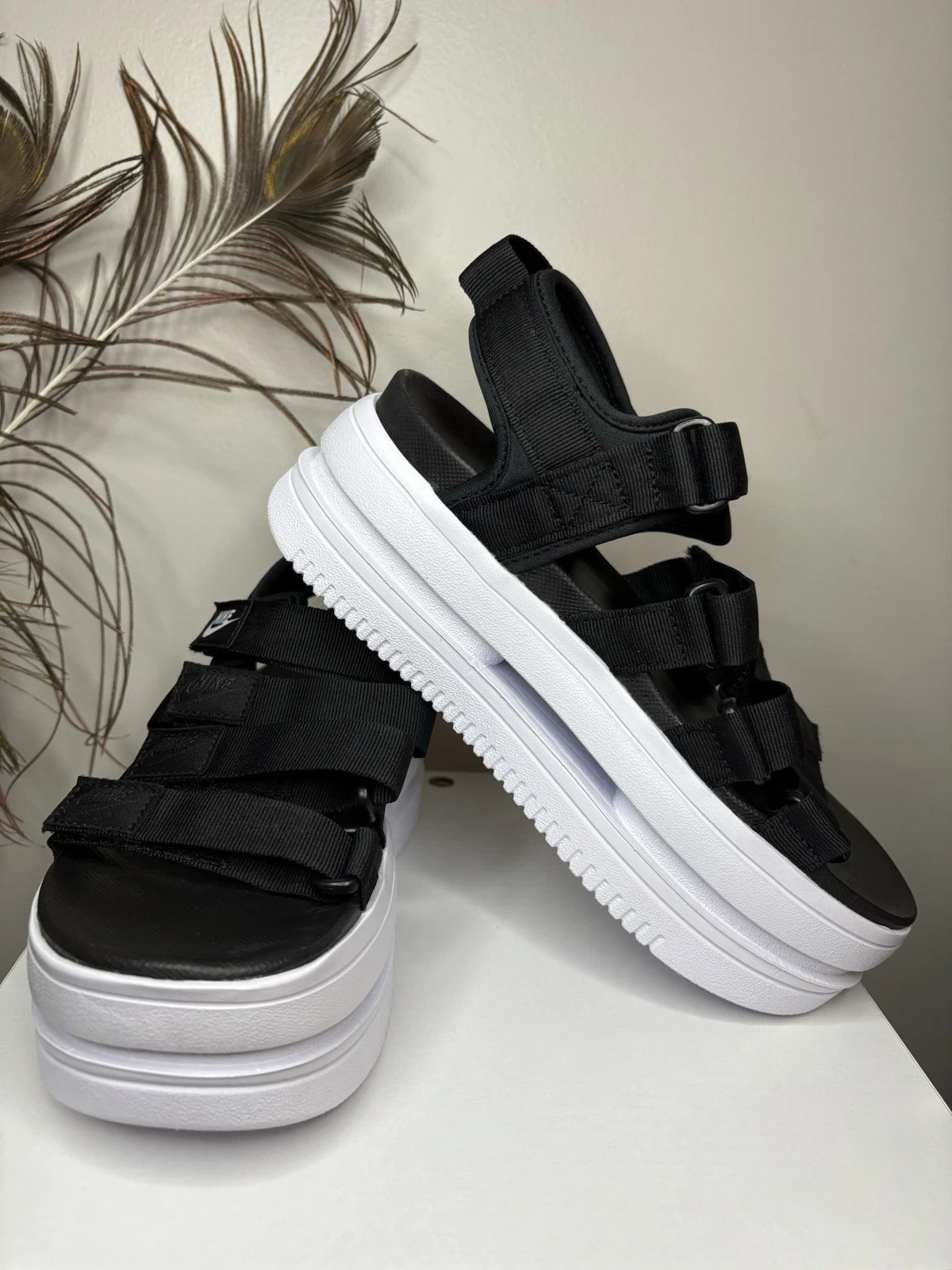 Nike Sandalo Donna Icon Classic Platform Nero Bianco Taglia 7