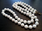 STUNNING VINTAGE ESTATE SIGNED MONET IND KNOT MILK GLASS 24" NECKLACE! G24345