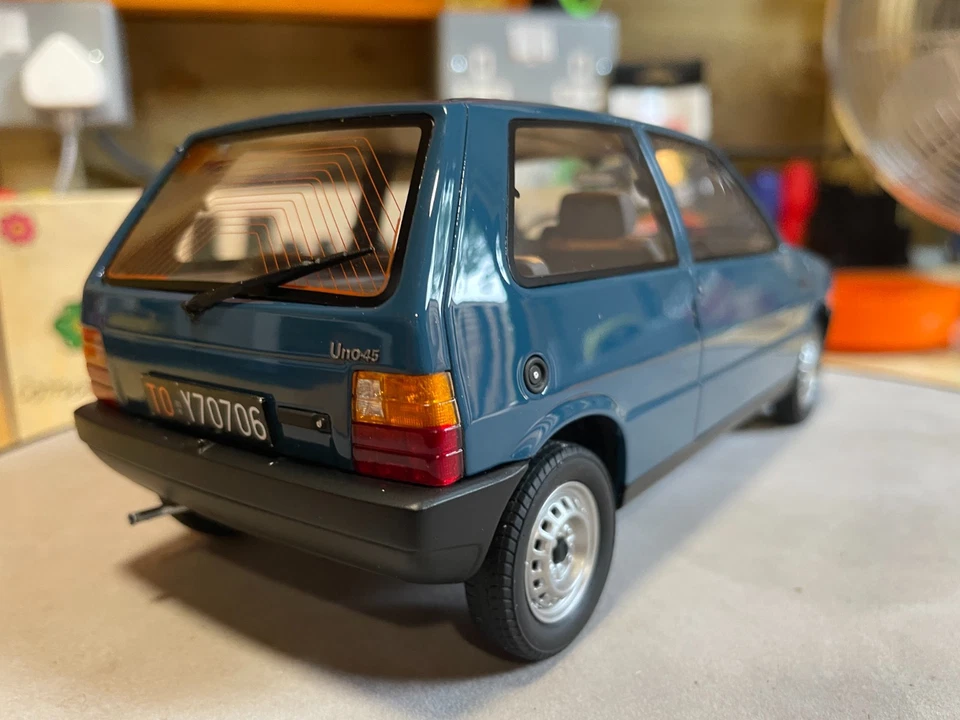 FIAT UNO 45 1983 in blue - LaudoRacing 1:18 - Image 3 of 4