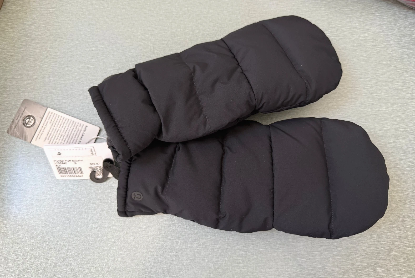 New Lululemon Wunder Puff Mittens Size Small Black Unisex Gloves-LU9CR4S BLK