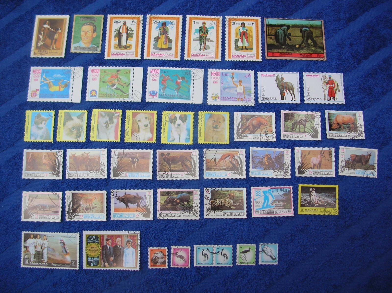 M A N A M A : 44 Marken , gestempelt !