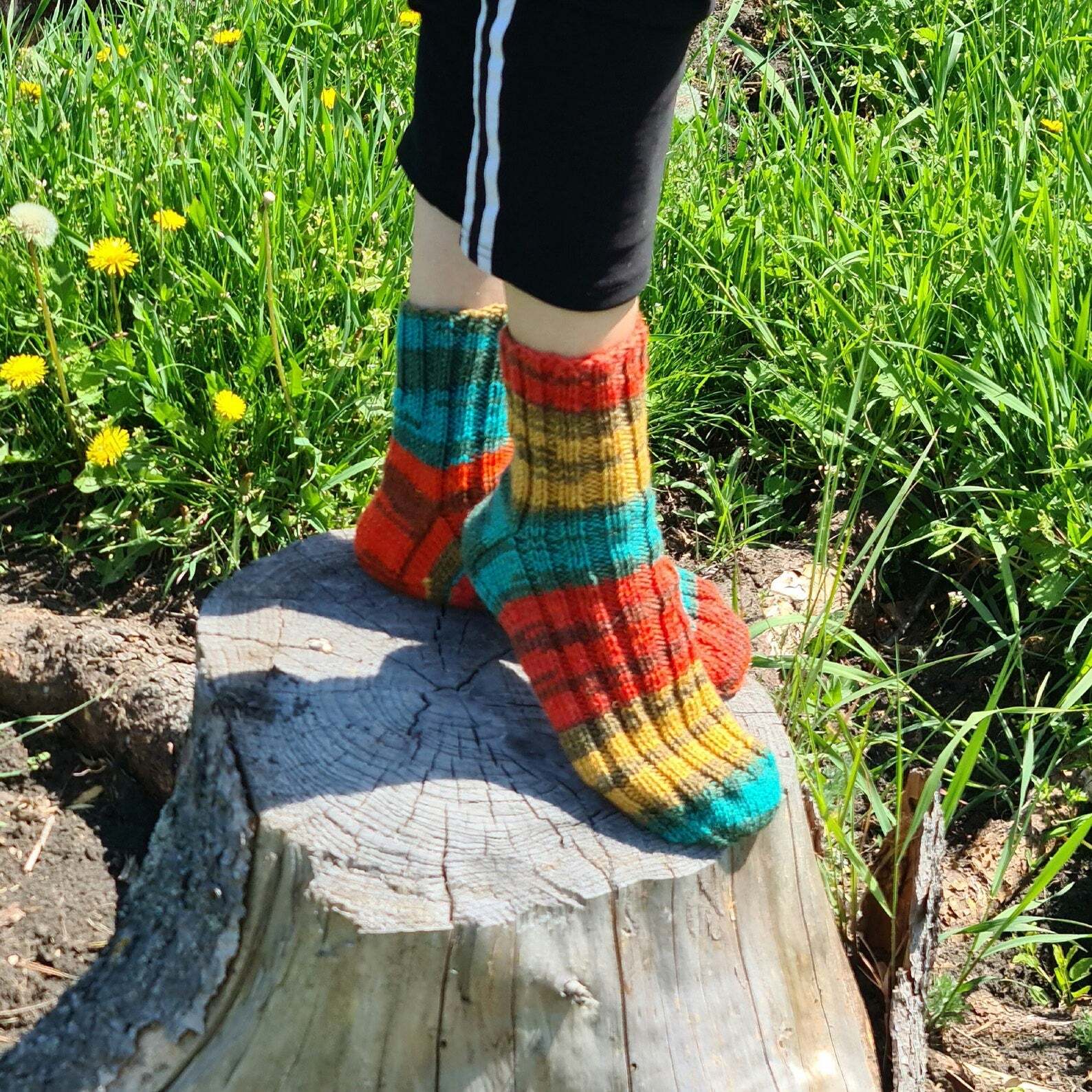 Mismatched ankle socks-image
