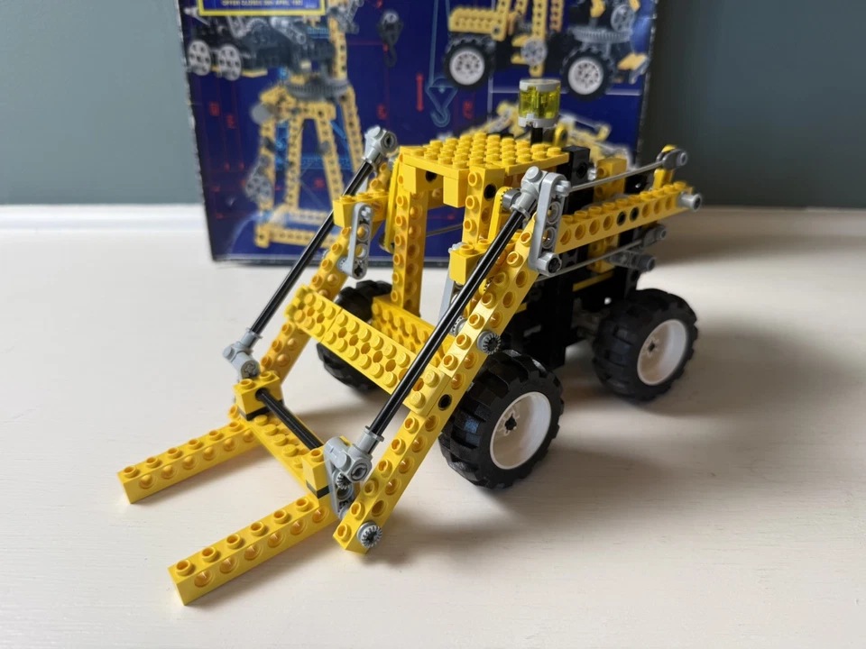 LEGO Technic 8074 Universal Building Set with Flex System, photo 3 of 5